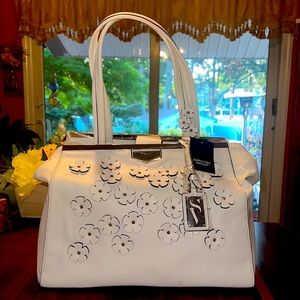Simply Vera Verawang: White ,Contemporary Baymar Tote Small bag